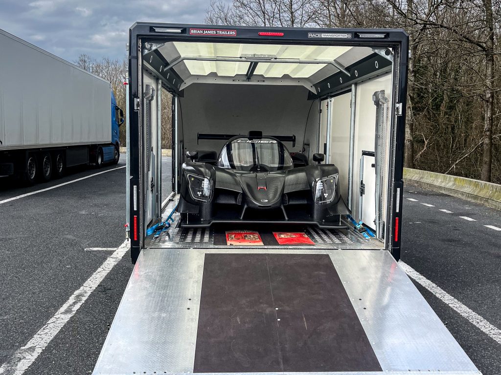 transport d'un véhicule de course